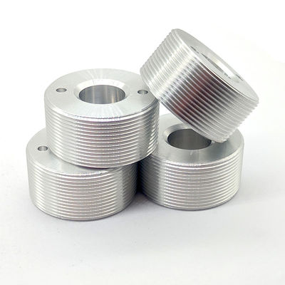 Pièces en acier inoxydable CNC durables en filetage à rouleaux à fil poli