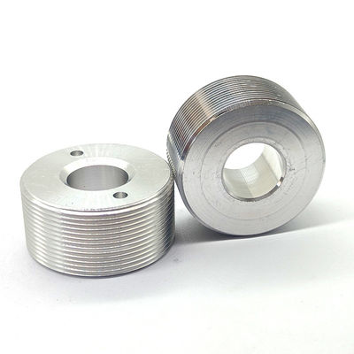 Pièces en acier inoxydable CNC durables en filetage à rouleaux à fil poli